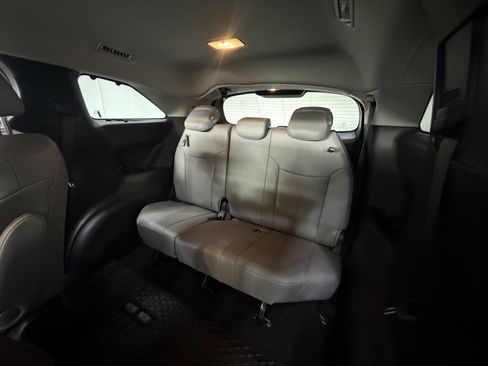 Used 2026 Toyota Sienna XLE FWD image 24