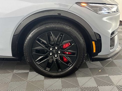 Used 2025 Ford Mustang Mach-E Premium w/ Sport Appearance Package AWD/4WD image 18