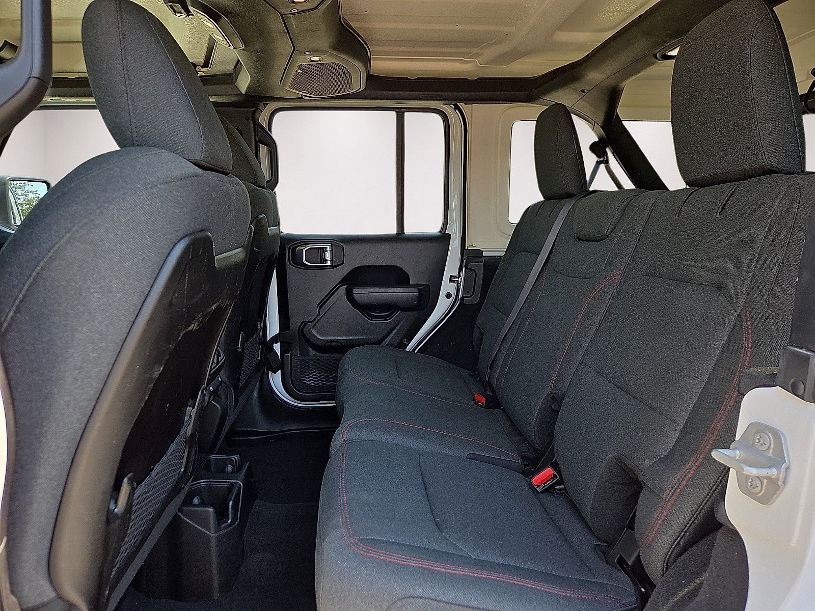 Used 2025 Jeep Wrangler Unlimited Rubicon AWD/4WD image 10
