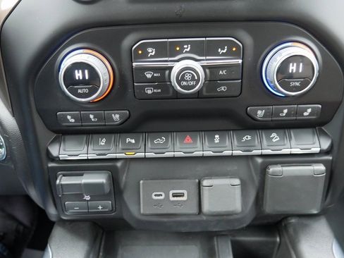 Used 2023 Chevrolet Silverado 2500 High Country w/ Technology Package image 19