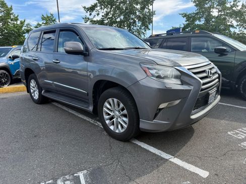 Used 2014 Lexus GX 460 w/ Premium Package AWD/4WD image 4