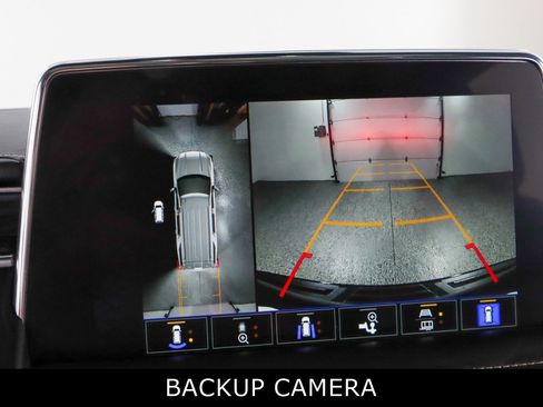 Used 2023 GMC Yukon SLT w/ SLT Luxury Package image 20