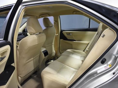 Used 2016 Toyota Camry LE image 27