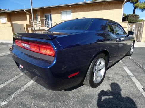 Used 2014 Dodge Challenger R/T image 8