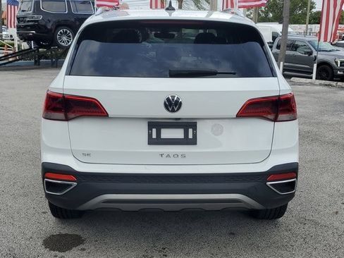 Used 2024 Volkswagen Taos SE FWD image 6