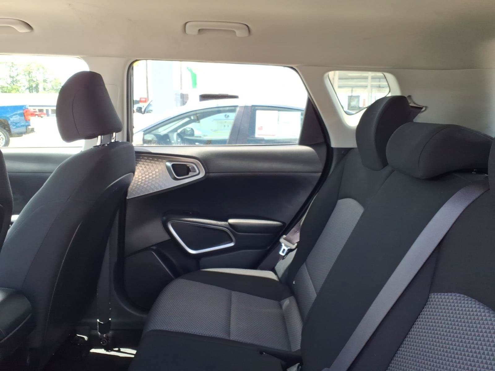 Used 2024 Kia Soul LX w/ LX Technology Package FWD image 9