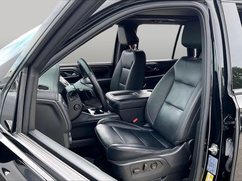 Used 2022 Chevrolet Tahoe Z71 w/ Z71 Off-Road Package AWD/4WD image 8