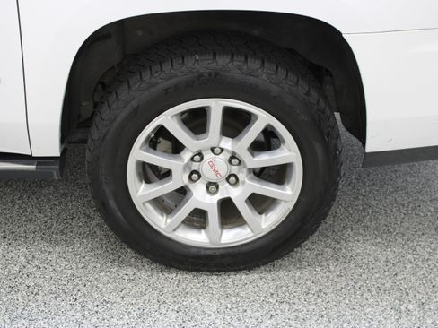 Used 2016 GMC Yukon XL Denali w/ Open Road Package AWD/4WD image 10