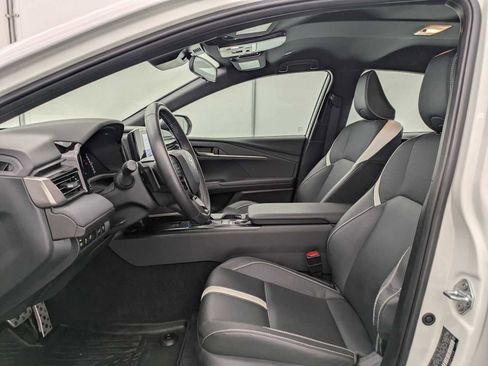 Used 2025 Toyota Camry SE FWD image 17