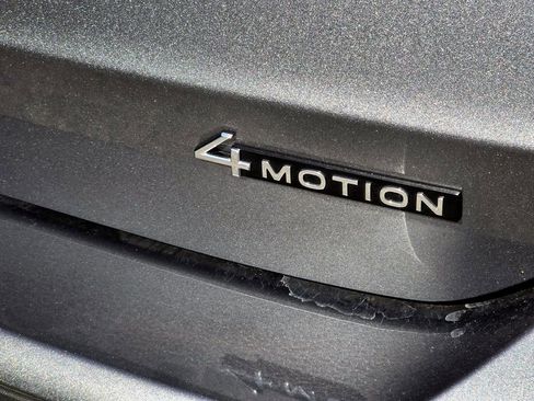 Used 2024 Volkswagen Taos SEL image 8