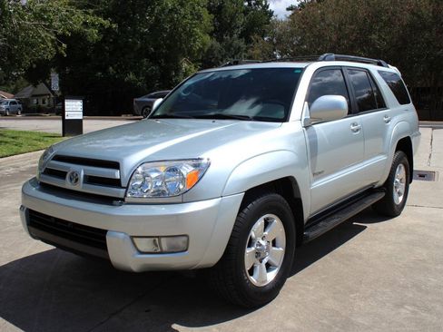 Used 2005 Toyota 4Runner Limited RWD image 2