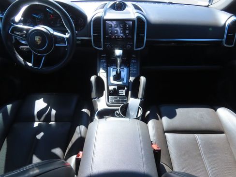 Used 2018 Porsche Cayenne image 7