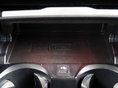 Used 2024 BMW i4 xDrive40 image 28