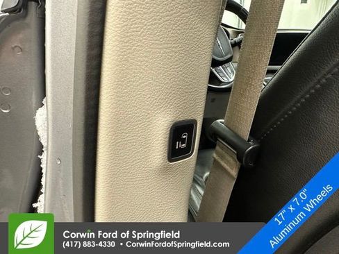 Used 2018 Chrysler Pacifica Touring-L image 21