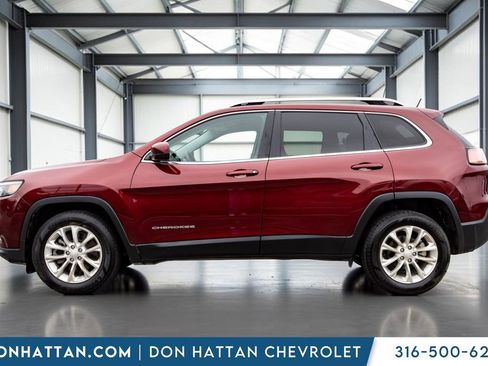 Used 2019 Jeep Cherokee Latitude w/ Popular Appearance Group FWD image 2