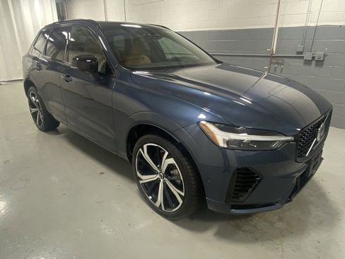 Certified 2024 Volvo XC60 T8 Ultimate w/ Climate Package image 4