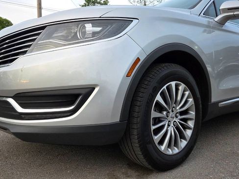 Used 2016 Lincoln MKX Select w/ Select Plus Package AWD/4WD image 6