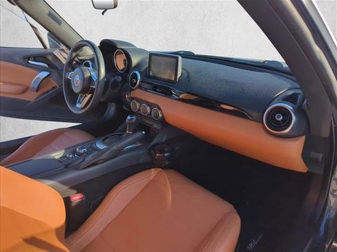 Used 2017 FIAT 124 Spider Lusso image 24