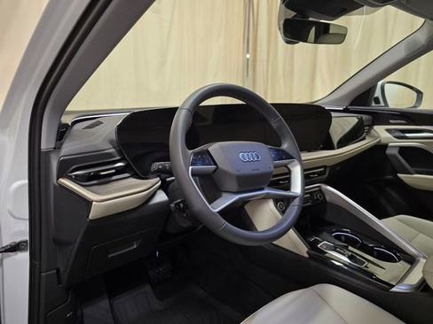 Used 2025 Audi Q5 Premium Plus w/ Premium Plus image 19