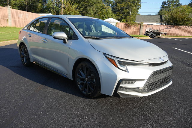 Used 2024 Toyota Corolla SE FWD image 1