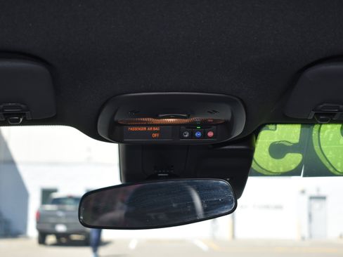 Used 2025 Buick Envista Sport Touring image 28