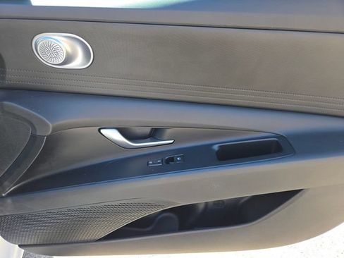 Used 2024 Hyundai Elantra Blue FWD image 22