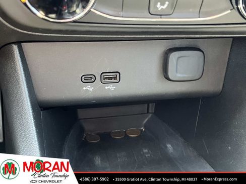 Used 2025 Buick Encore GX Preferred AWD/4WD image 23