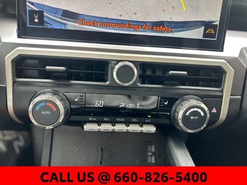 Certified 2025 Toyota Tacoma TRD Off-Road AWD/4WD image 20