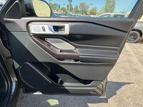 Used 2020 Ford Explorer ST w/ ST Street Pack image 29