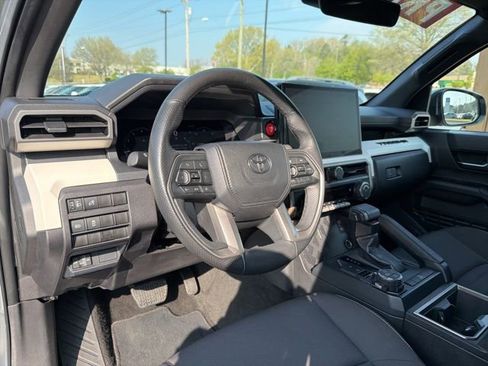 Used 2024 Toyota Tacoma TRD Off-Road AWD/4WD image 10