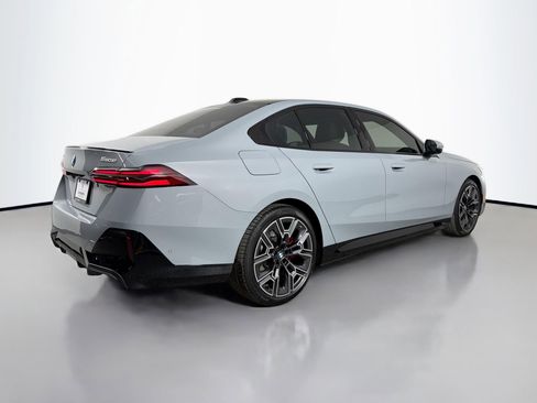 New 2026 BMW 550e xDrive image 5