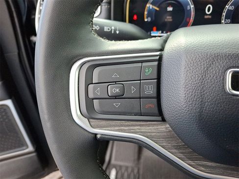 Used 2024 Jeep Wagoneer Series III image 20