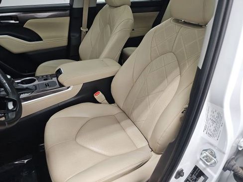 Used 2023 Toyota Highlander Platinum AWD/4WD image 15