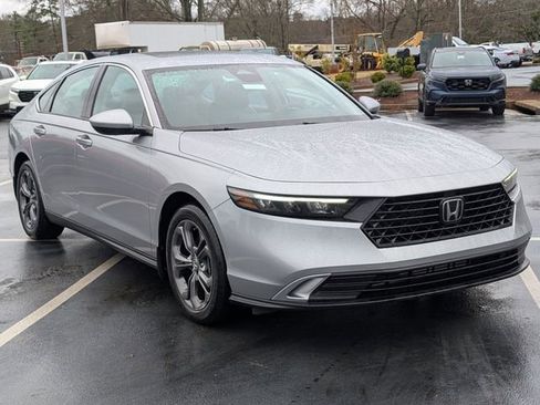 Used 2023 Honda Accord EX image 3