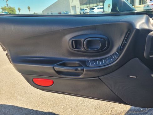 Used 2004 Chevrolet Corvette Base w/ Preferred Equipment Group image 25