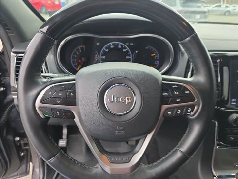 Used 2019 Jeep Grand Cherokee Overland image 18