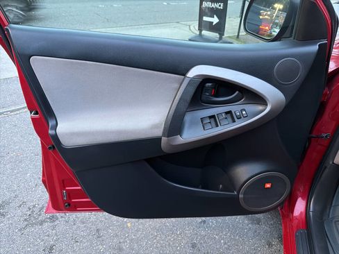 Used 2007 Toyota RAV4 Limited image 37