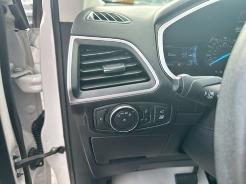 Used 2019 Ford Edge SEL AWD/4WD image 20