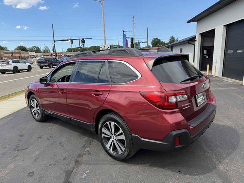 Used 2018 Subaru Outback 2.5i Limited AWD/4WD image 3