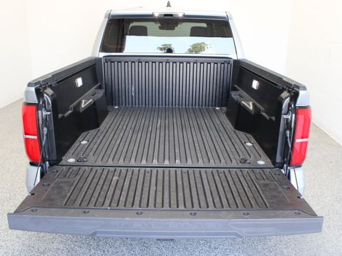 Used 2025 Toyota Tacoma TRD Off-Road AWD/4WD image 31