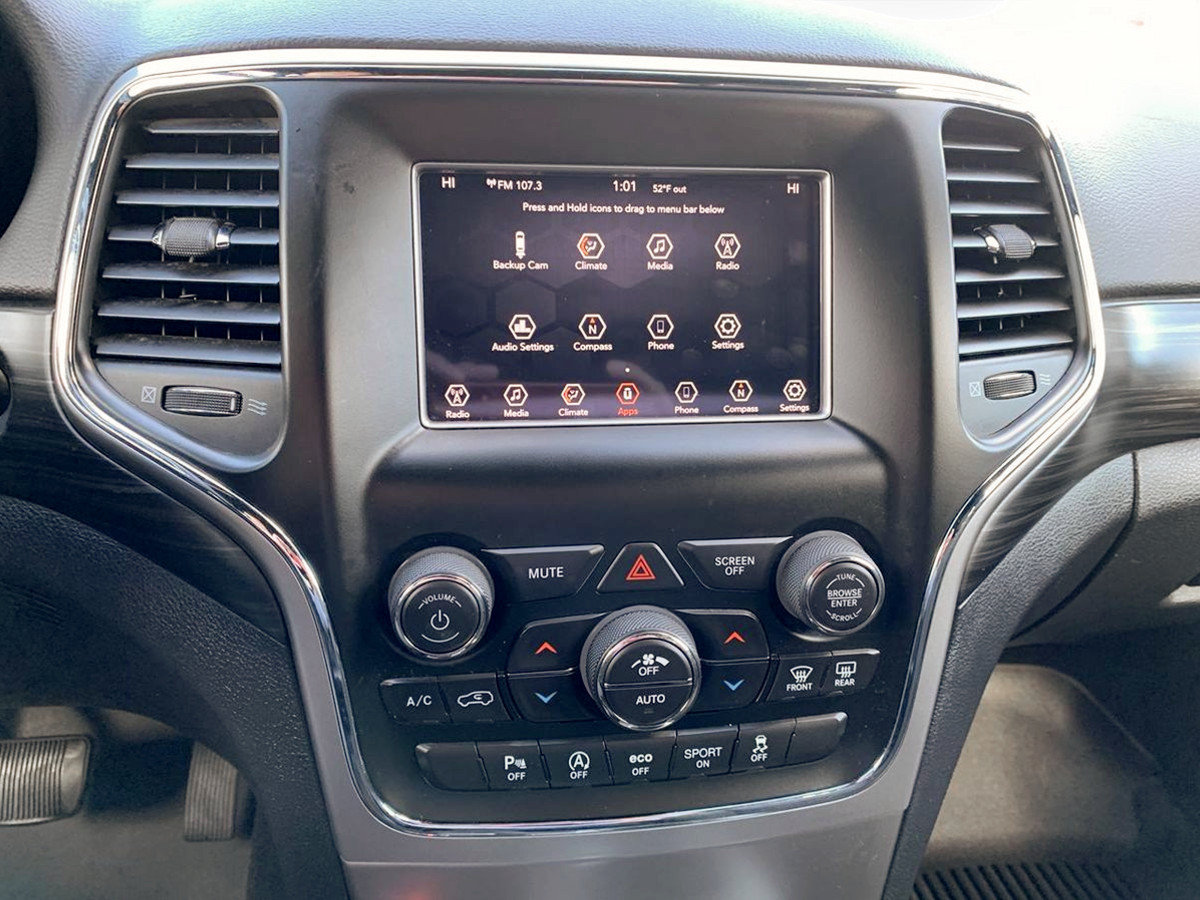Used 2019 Jeep Grand Cherokee Laredo AWD/4WD image 23