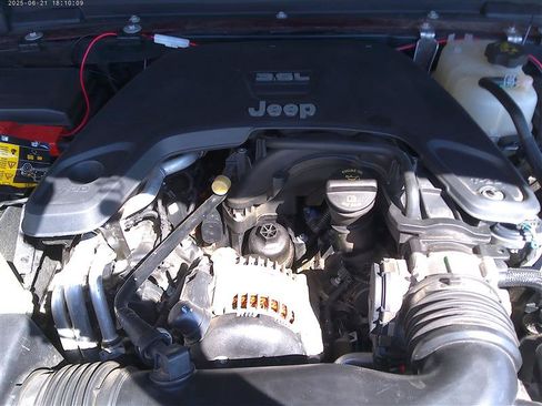 Used 2021 Jeep Gladiator Overland AWD/4WD image 24