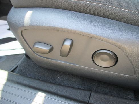 Used 2025 Chevrolet Equinox EV LT w/ Comfort Package AWD/4WD image 15