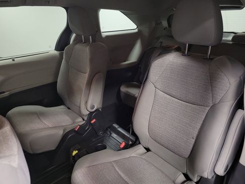 Used 2022 Toyota Sienna LE image 20