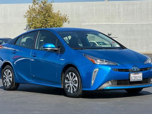 Certified 2021 Toyota Prius XLE AWD/4WD image 5