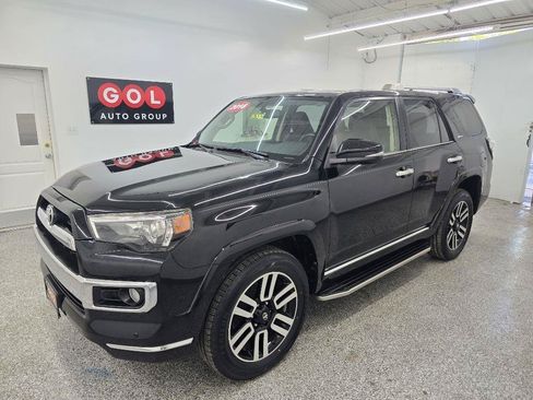 Used 2018 Toyota 4Runner Limited AWD/4WD image 3