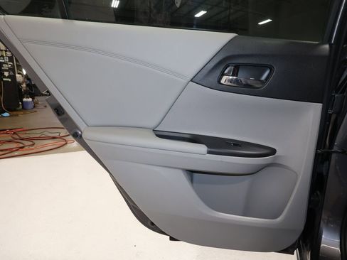 Used 2016 Honda Accord EX-L image 12