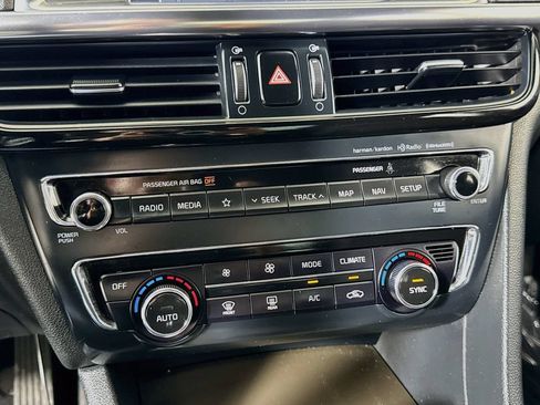 Used 2018 Kia Optima SX w/ Technology Package FWD image 15