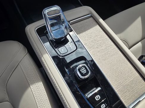 New 2026 Volvo XC90 B6 Plus w/ Protection Package Premier image 19