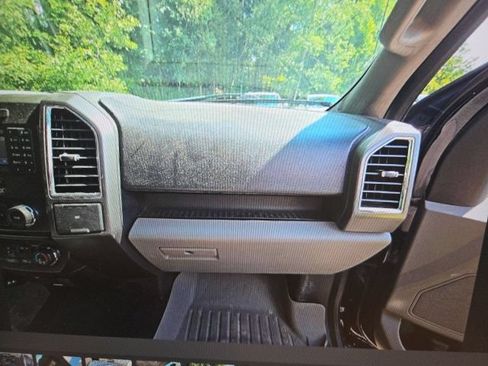 Used 2017 Ford F150 XLT AWD/4WD image 12
